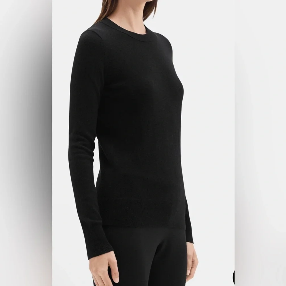 THEORY Black Crewneck Sweater Cashmere Silk S NWOT